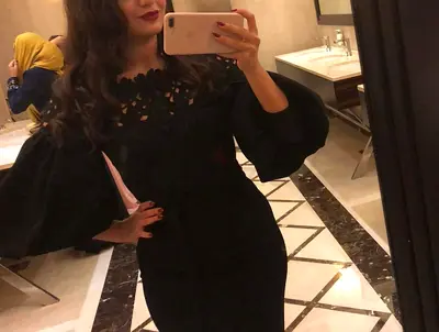 (zeena Zaki) Elegant Black Evening Dress with Floral Detail