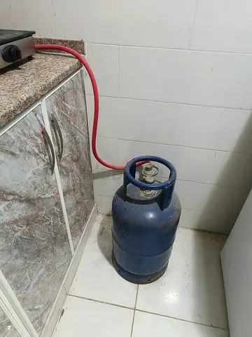 stove with gas cylinder
