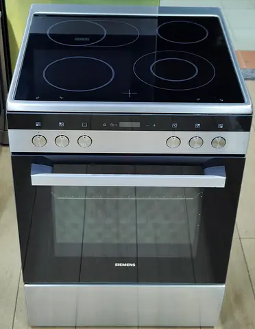 Siemens brand new stock piece stove ceramic electric top 4 hobs 60by60 cm size  Stock piece not usd