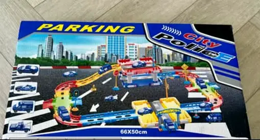 NEW AMAZING TOYSARUS TOY: CITY POLICE PARKING (42 pieces)
