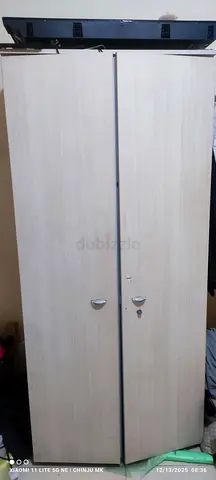 Sturdy Double Door Wardrobe in Light Finish