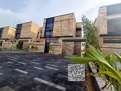 A brand new, first-occupancy villa with a spacious and practical layout, ideal for families, located