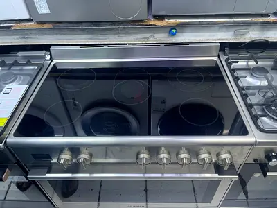 Bosch latest model Electric cooker 90/60cm very clean with delivery
