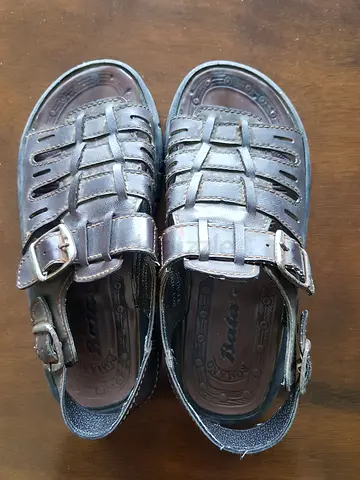 Brown Sandal (Size 6)