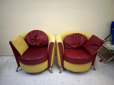 Single leather seat sofa 1 set 2 pcs with very good condition 100 Aed