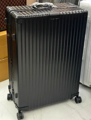 Rimowa classic Luggage in large size