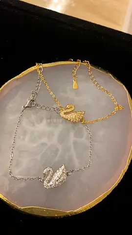 Elegant Swan Bracelets Set