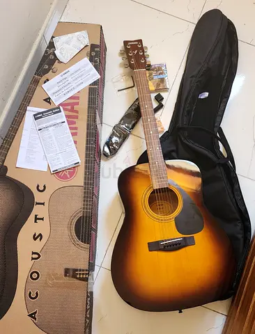 YAMAHA F310P GUITAR brand New. WITH BOX. PITCH PIPES, UNOPENED GUITAR STRINGS.