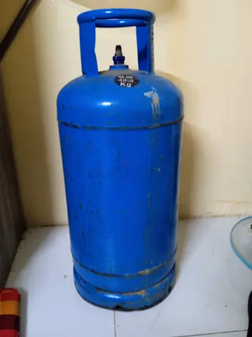 أسطوانة غاز حجم كبير 48.4 كيلو استعمال خفيف 250 درهم
