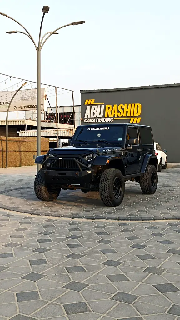 Jeep Wrangler 2016 — photo 1 of 15