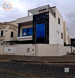 Excellent and negotiable price including fees - Two floors &amp; large courtyard - Freehold ownershi