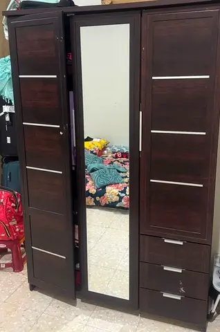3 Doors, Mirror + 3 wardrobe cabinet