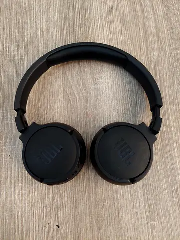 JBL Tune 670NC Adaptive Noise Cancelling Wireless On-Ear headphones