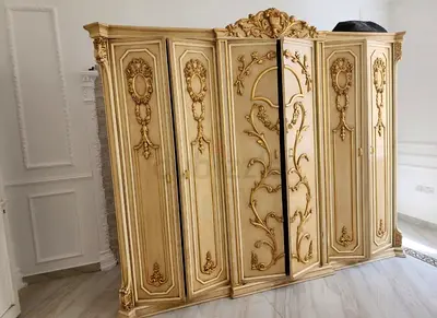 Wardrobes in excellent condition, 6 doors