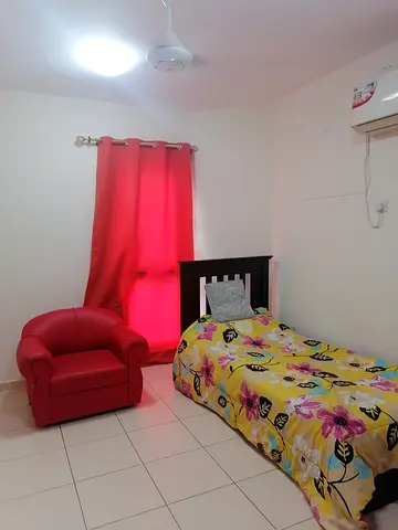 Big Private Room for 1 lady Quite and clean