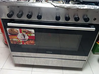 Siemens 5 Burner Oven (1 burner is broken) Selling Urgent!