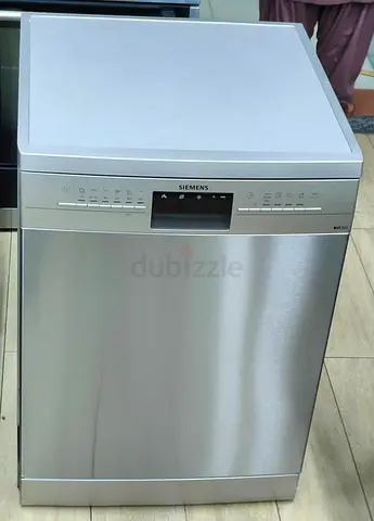 Siemens iQ300 Dishwasher 3 Racks  Excellent condition perfect working delivery with warranty