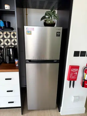 Hitachi brand Refrigerator same brand new look little used free delivery with warranty