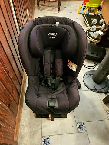 AXKID Car Seat in Excellent Condition