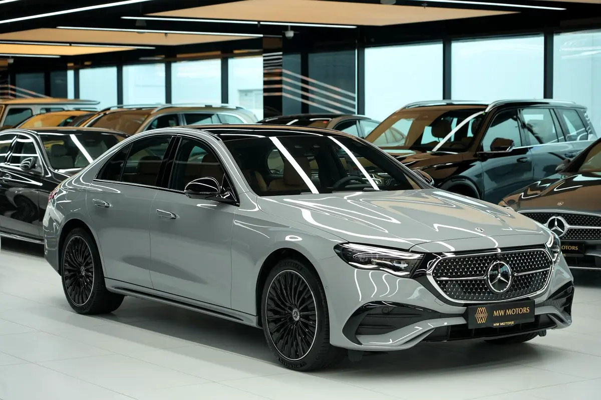 Mercedes-Benz E-Class 2026 — photo 1 of 20
