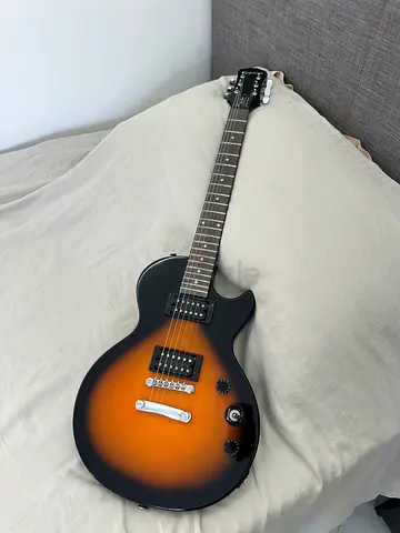 Epiphone Les Paul Speical II Black and Sunburst Electric Guitar
