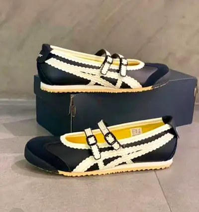 Onitsuka Tiger black doll shoes