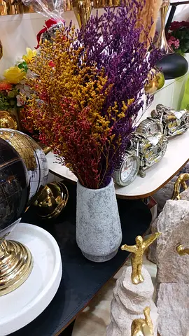 Elegant Dried Flower Arrangement in Stylish Vase
