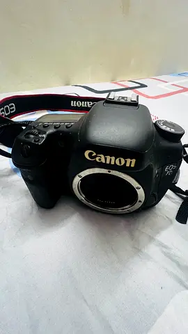 Canon EOS 70D DSLR Camera for Sale