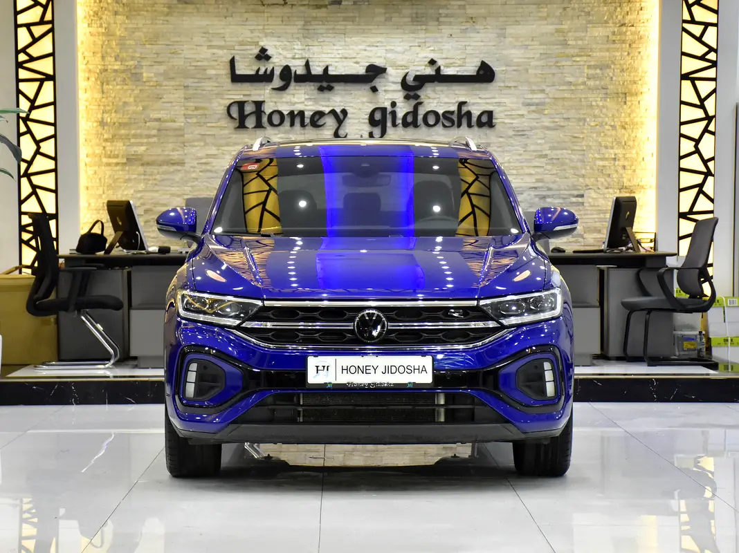 Volkswagen T-Roc 2023 — photo 1 of 18