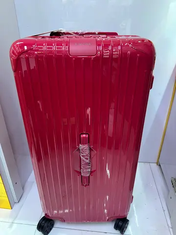 Essential trunk luggage