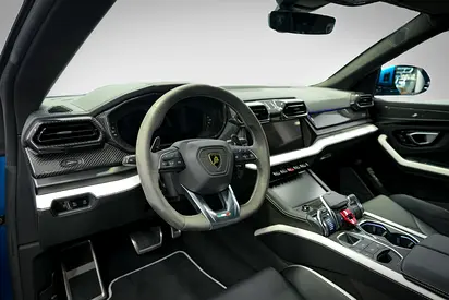 2025 Lamborghini URUS photo 7