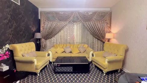 5 seater elegant sofa set in excellent condition