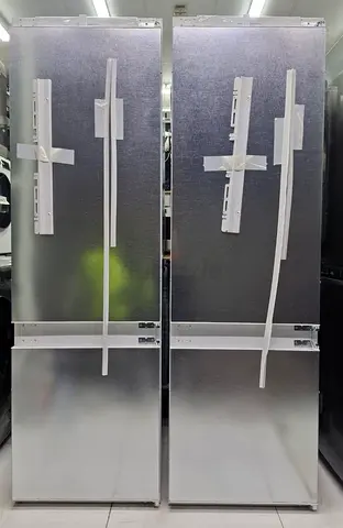 Brand new Bosch Built in fridge freezer latest model never used