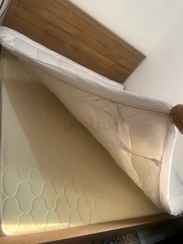 Mattress and mattress topper