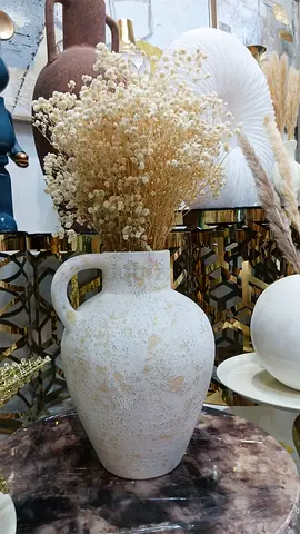 Elegant Decorative Vase with Dried Flowers