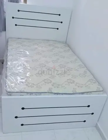 Modern Minimalist Bed Frame with Mattress