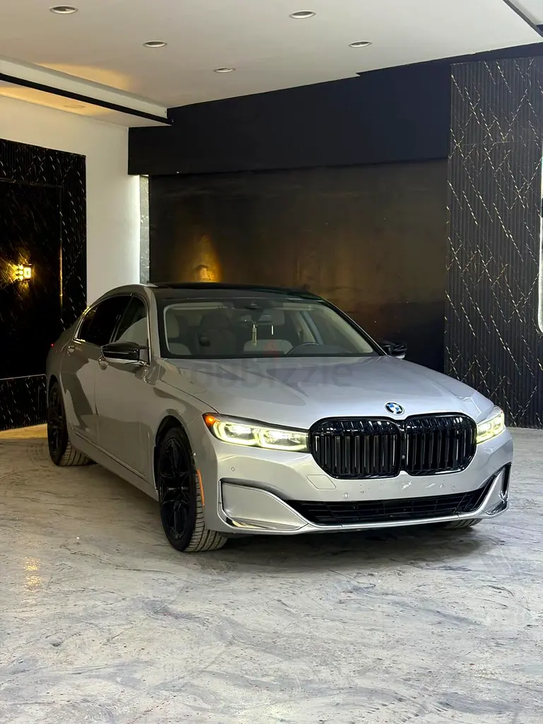740i