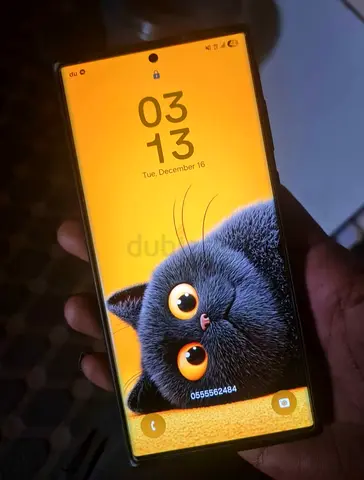 Urgent sale. Dual sim. Esim. Samsung s22 ultra 8gb 128gb.small spot.all original. Long batter