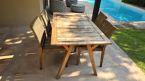 Outdoor set with 4 chairs