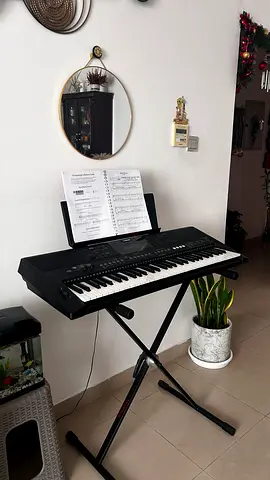 Yamaha Keyboard PSR E463 for sale