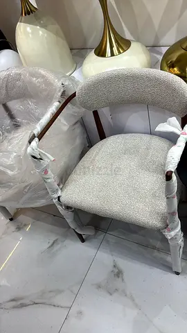 Elegant and Comfortable Dining Chair