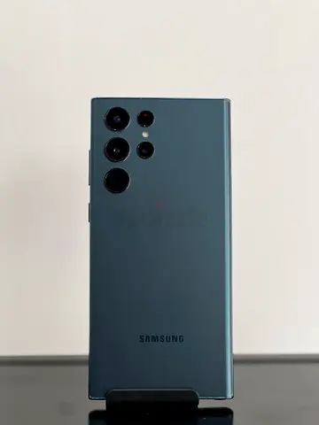 Samsung Galaxy S22 Ultra - Premium Smartphone