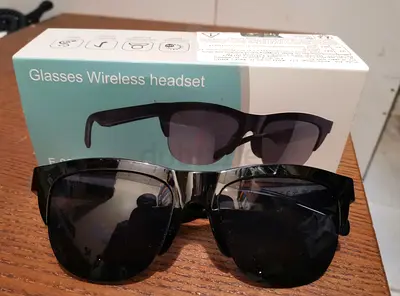 Bluetooth Wireless Headset - Comfortable and UV-Proof sunglass.