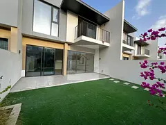 CLOSE TO POOL AND PARK | READY | SPACIOUS UNIT