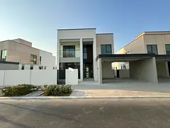 PRIME LOCATION | READY TO MOVE | LUXURY