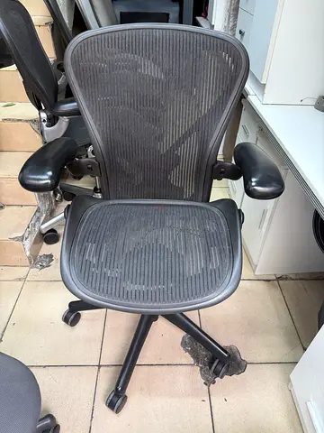 Herman Miller Areon Classic Chairs for Selling