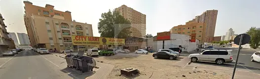fantastic location near 6500 sq ft commercial residential corner plot G+8 behing old city mart al nu