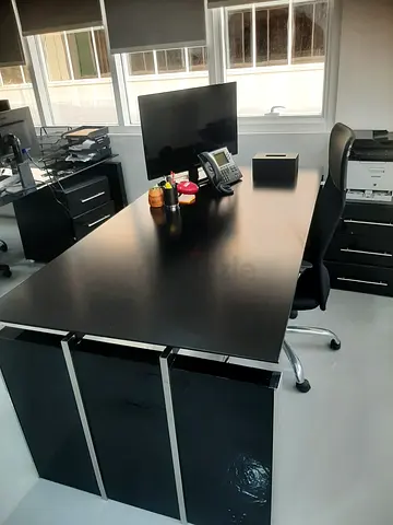 Office furniture meeting table