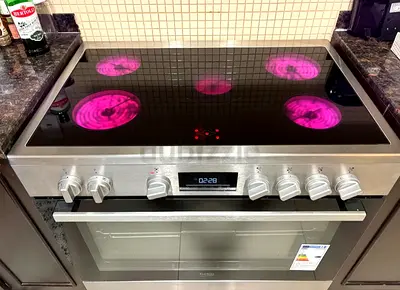 Branded Beko New Model 5 Eyes Full Electric Ceramic Cooker Range Size 90cm