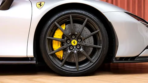 2021 Ferrari SF90 STRADALE — фото 5